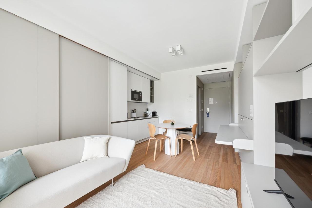 Limehome Milan Via Stresa Esterno foto