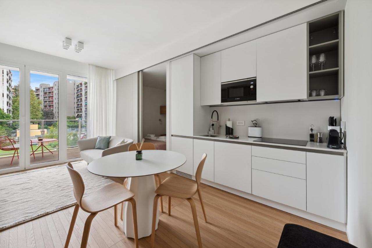 Limehome Milan Via Stresa Esterno foto
