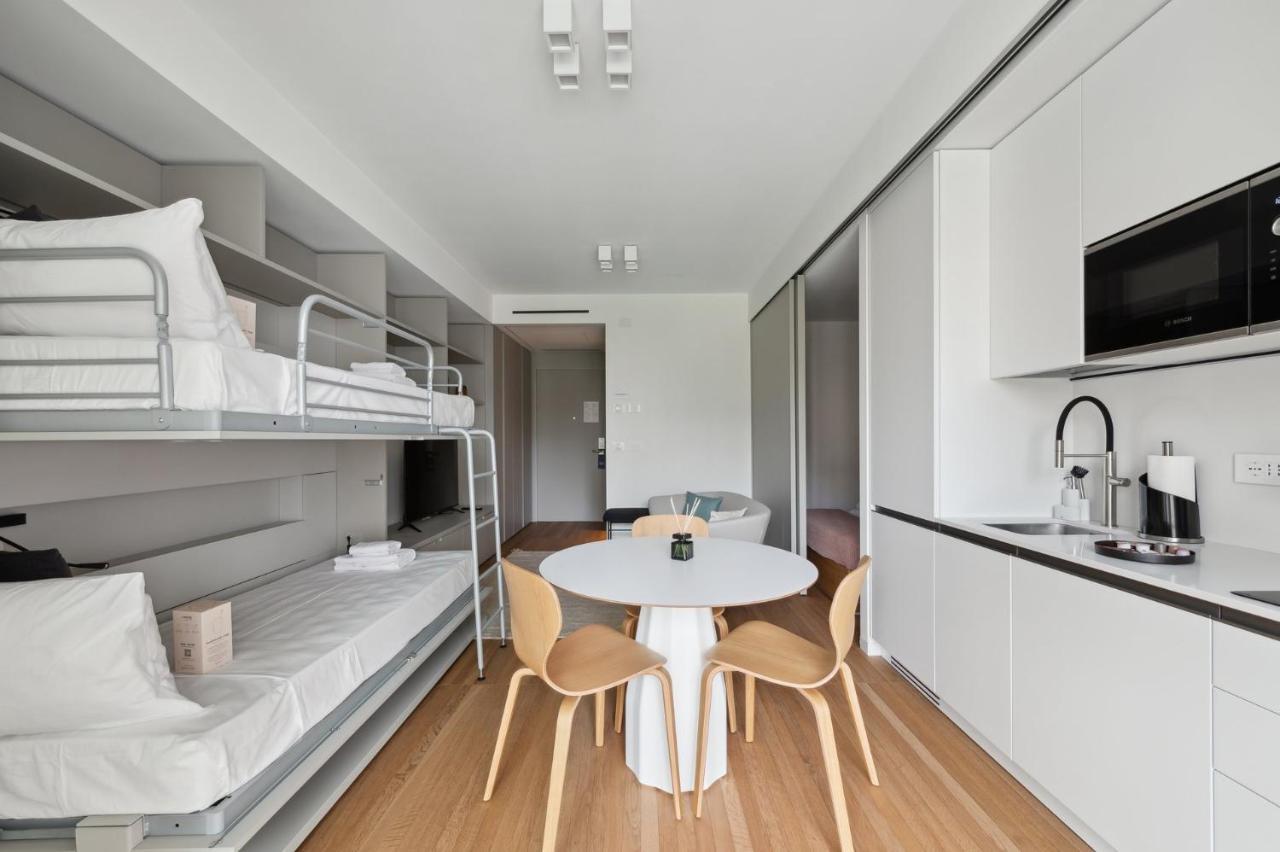 Limehome Milan Via Stresa Esterno foto